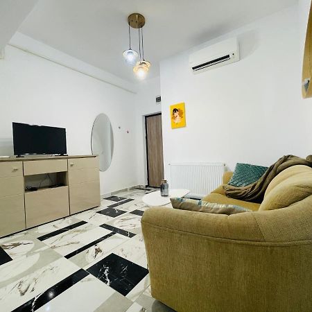 Family Apartment Near Palas Mall Iasi Buitenkant foto